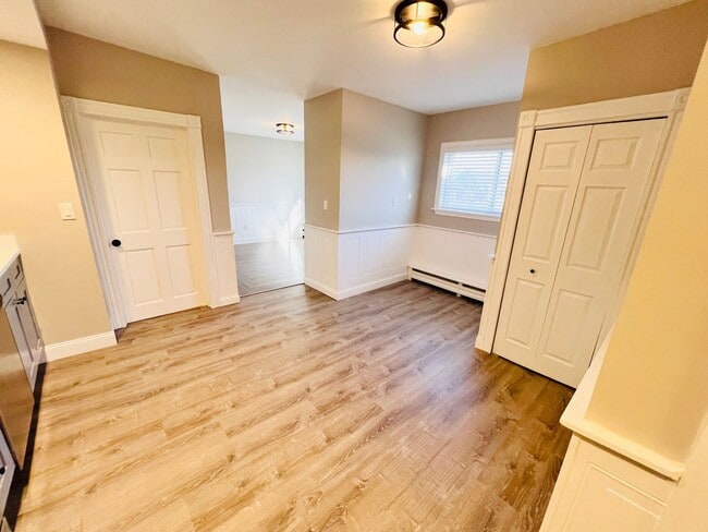 Building Photo - NEWLY RENOVATED 3 BEDROOM PENTHOUSE CONDO ...