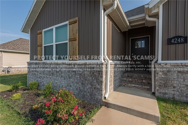 Building Photo - 4248 W Cactus Pl