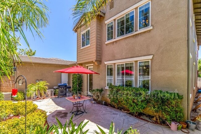 Building Photo - 40281 Salem Way