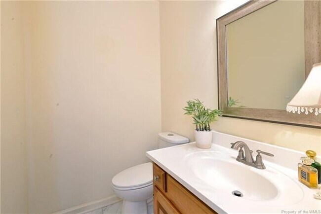 Building Photo - 5101 Salisbury Mews