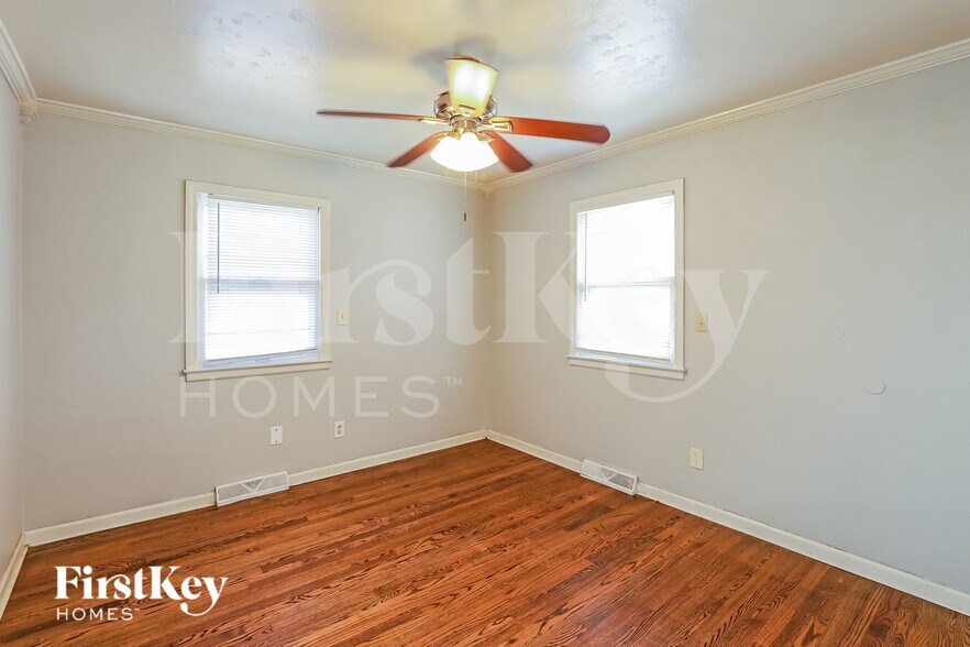 Building Photo - 7704 E 48th St