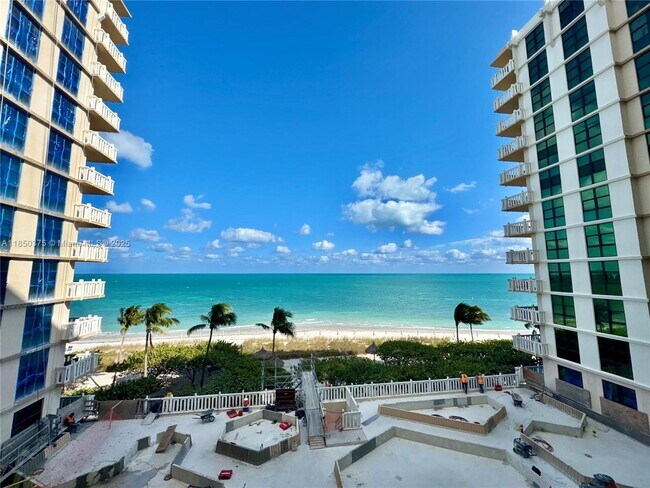 Building Photo - 1111 Crandon Blvd