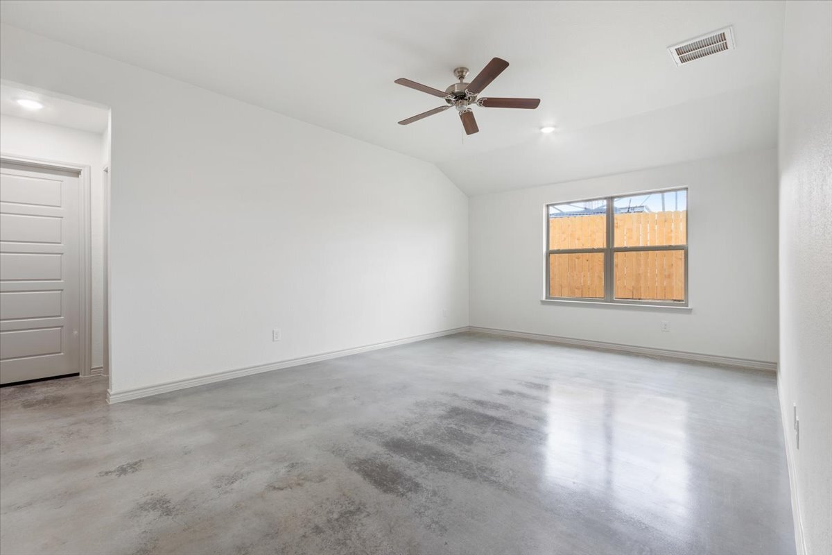 Building Photo - 797 Freedom Cir