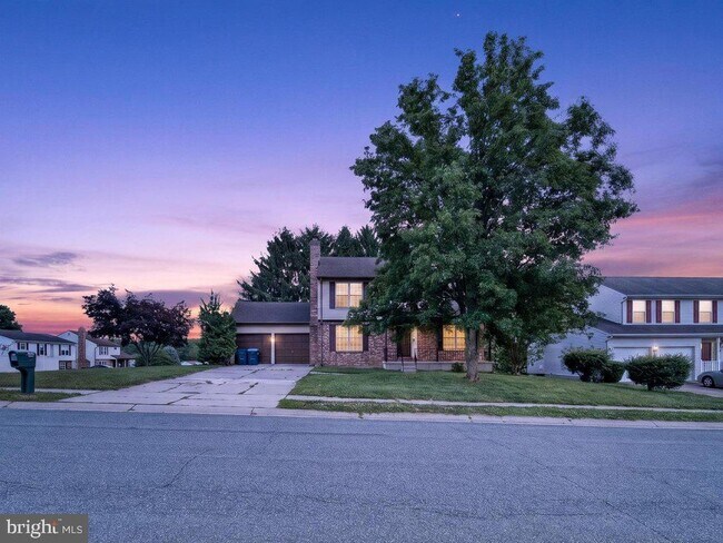 Building Photo - 801 High Plain Dr