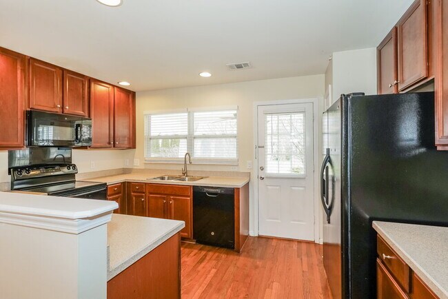 Building Photo - 2151 Erin Ln