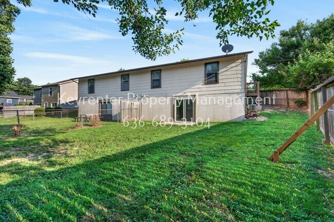Building Photo - 357 Della Dr