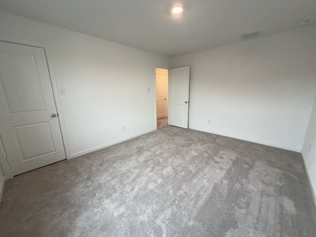 Building Photo - 9719 Lucky knot Ln