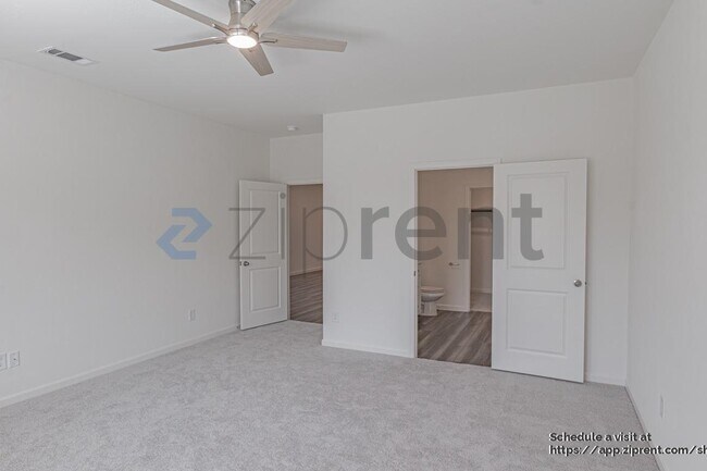 Building Photo - 4921 Redhead Dr