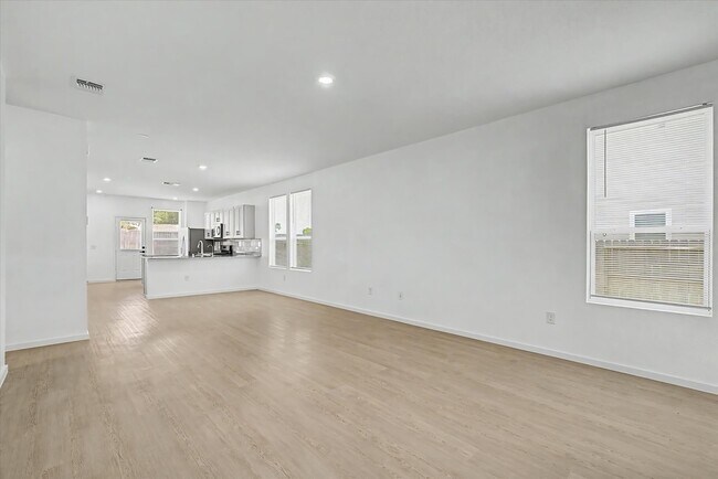 Building Photo - 511 Louis Ln