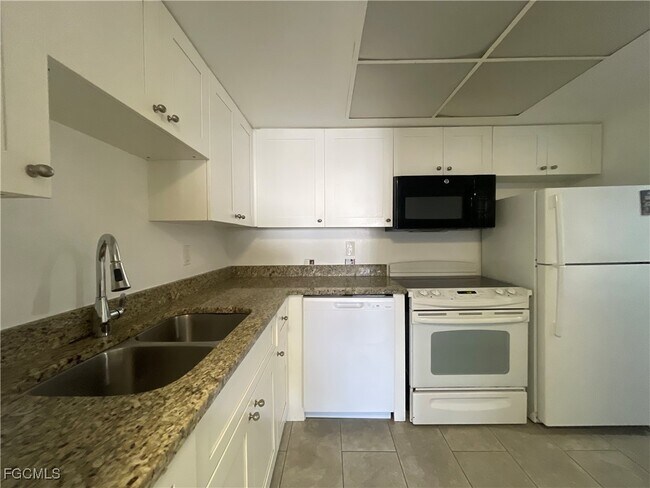 Building Photo - 3706 Broadway