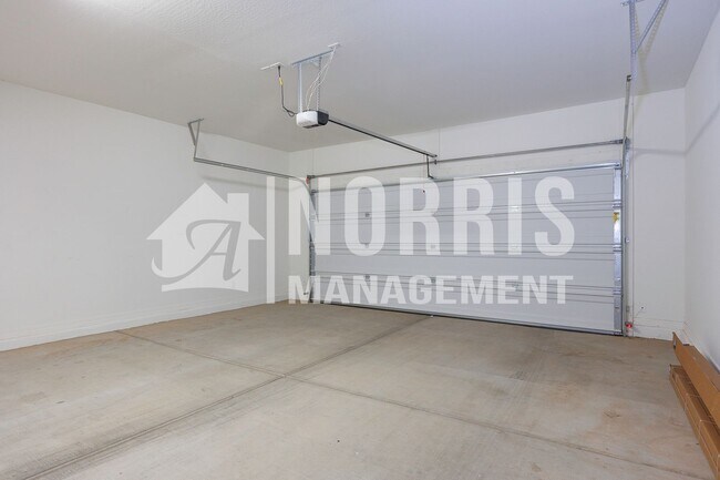 Building Photo - Beautiful Home in Villago