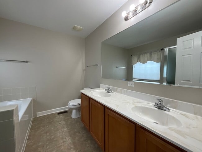 Building Photo - 2835 Cattail Ct