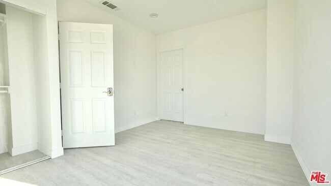 Building Photo - 4642 St Elmo Dr