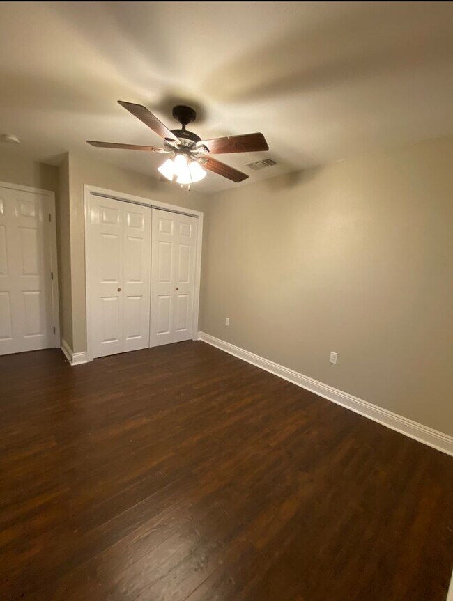 Building Photo - 3 BR 2 BA ALGIERS GEM - WON'T LAST LONG!!