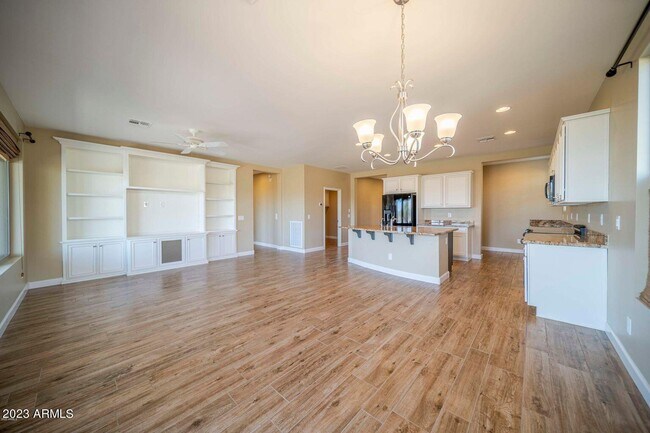 Building Photo - 3705 Ridgeview Ter