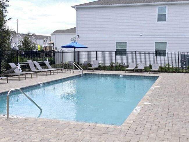 Building Photo - 7649 Stone Crk Trl