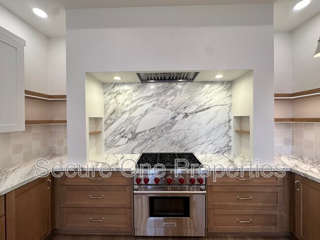 Building Photo - 379 Westlake Vista Ln