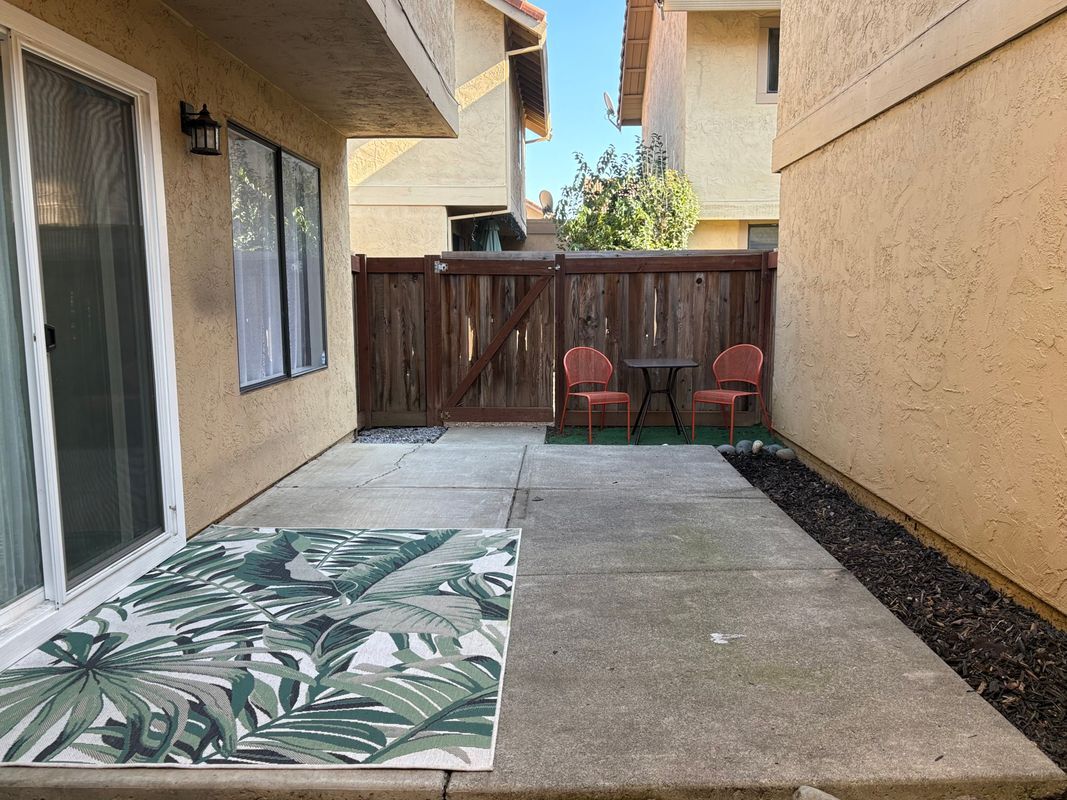 Building Photo - 13 Del Prado Cir