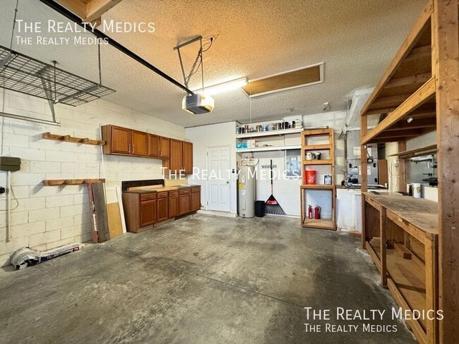 Building Photo - 2938 Daybreak Dr