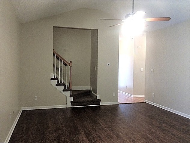 Building Photo - 4038 River Falls Dr