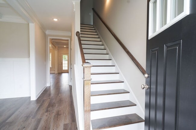 Building Photo - Beautiful 5 / 3 home in John's Landing!  Ask about our 2-year lease promotion!