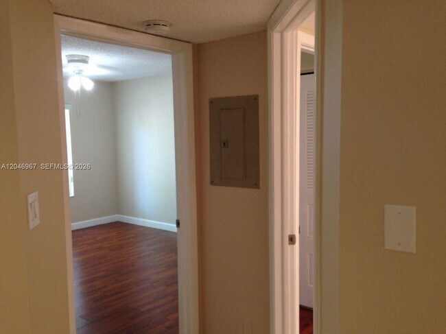 Building Photo - 9257 SW 138th Pl