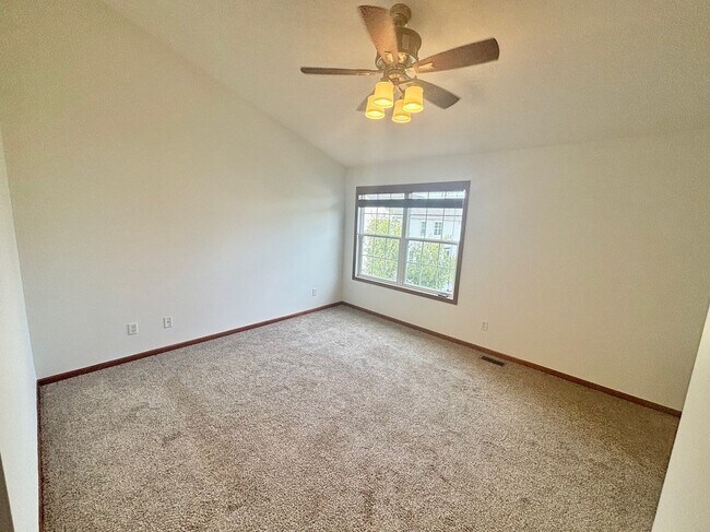 Building Photo - 15573 June Grass Ln