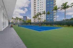 Building Photo - 14951 Royal Oaks Ln