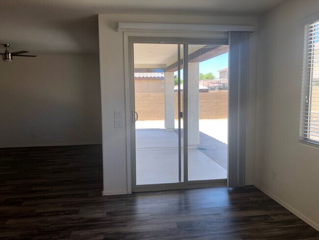 Building Photo - 4214 W Winston Dr
