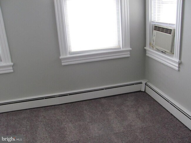 Building Photo - 516 Morgan Ave