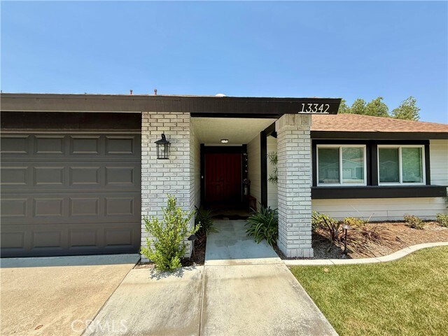 Building Photo - 13342 Daffodil Ln
