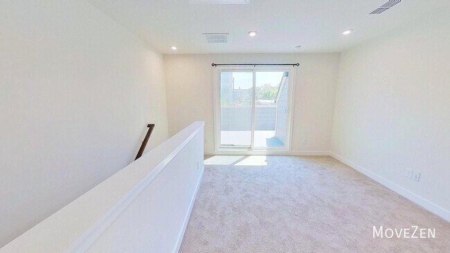 Building Photo - 3645 S Tryon St