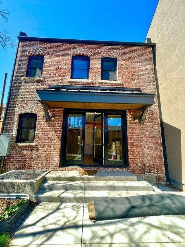 Building Photo - 2844 Champa St
