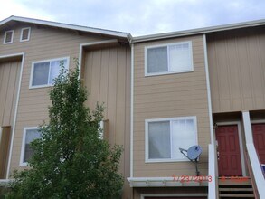 Building Photo - Rancho San Rafael Townhome