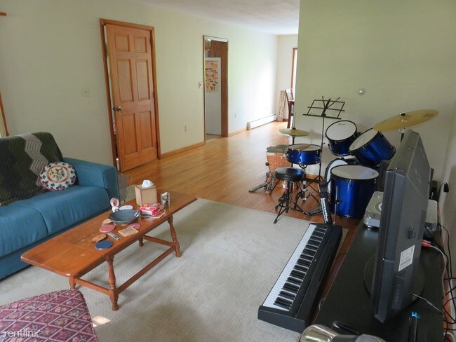 Building Photo - 4 br, 2 bath House - 337 Coddington Road 3...