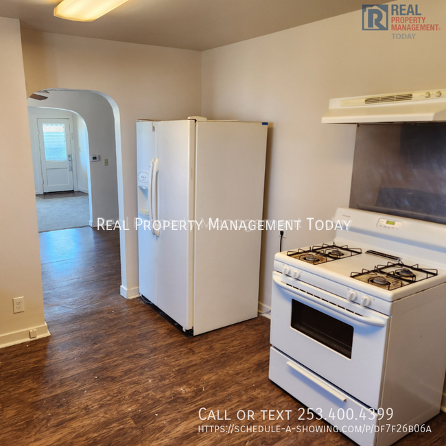 Building Photo - Large 2 bed and 1 bath unit!