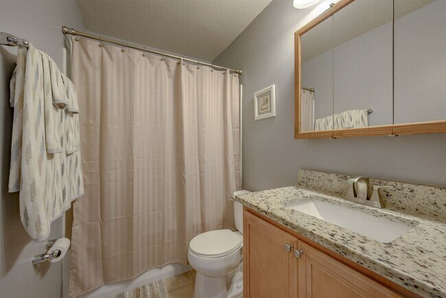 Building Photo - 159 Crete Ct