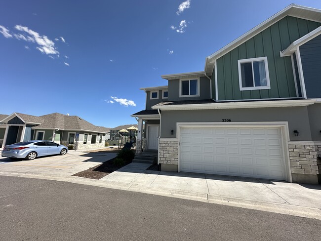 Building Photo - 3306 Eagle Mountain Town Home