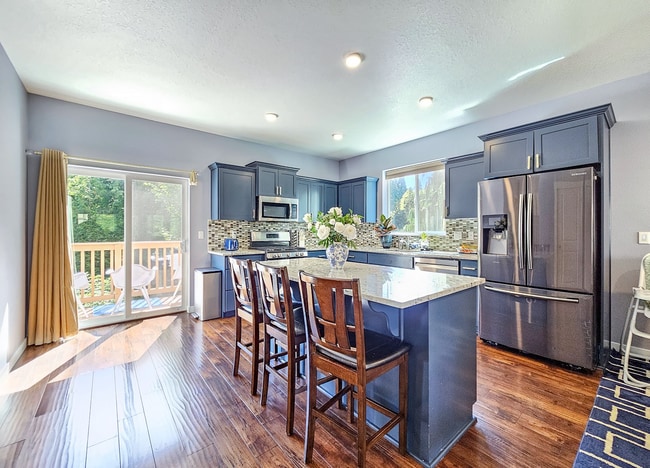 Building Photo - 588 SW 197th Pl