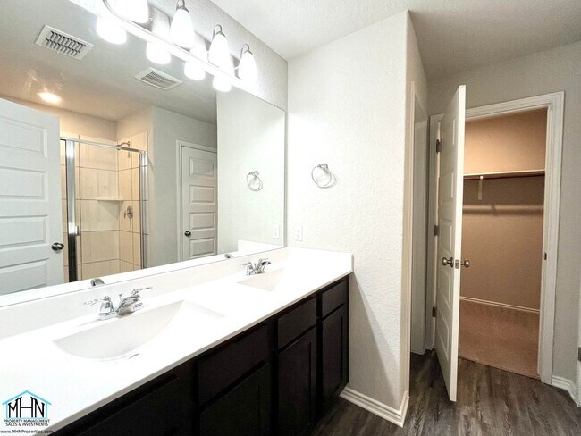 Building Photo - Beautiful San Antonio Rental with Open Lay...
