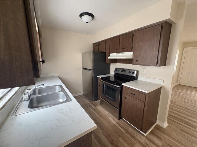 Building Photo - 424 Marimar St