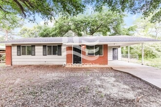 Building Photo - 471 Queen Theresa Ln