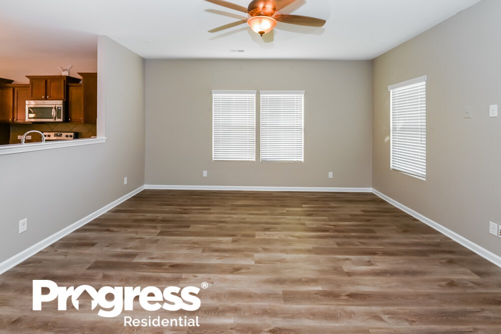 Building Photo - 3343 Saddlebrook Dr