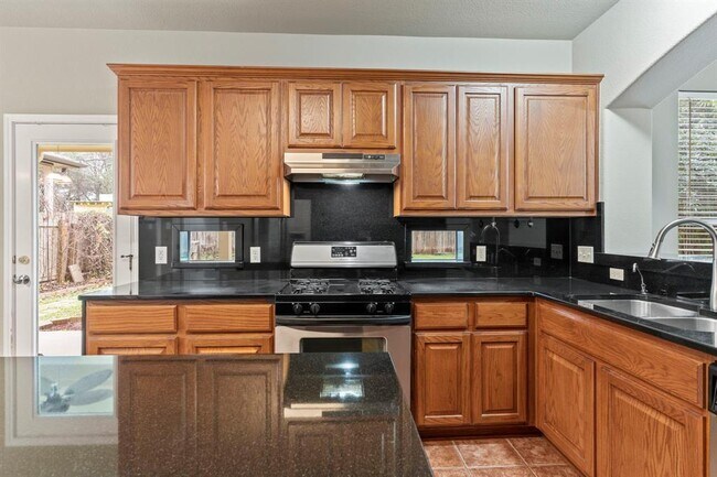 Building Photo - 2020 Petrified Forest Dr