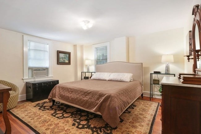 Building Photo - 1079 E Clifton Rd NE