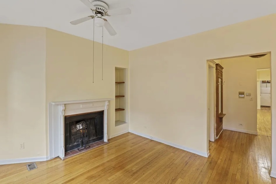 Building Photo - 5120 N Kenmore Ave