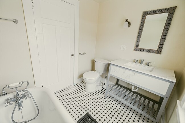 Building Photo - 297-303-303 Dartmouth St