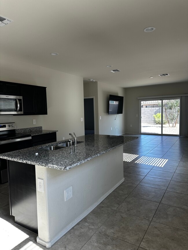 Building Photo - 35288 W San Alvarez Ave