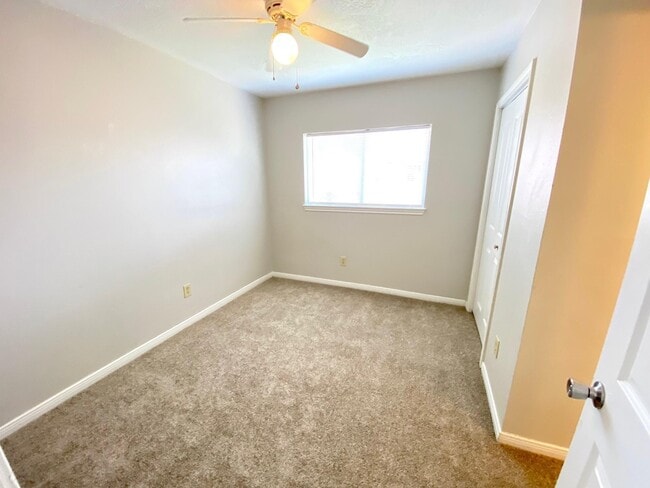 Building Photo - 908 Littleport Ln
