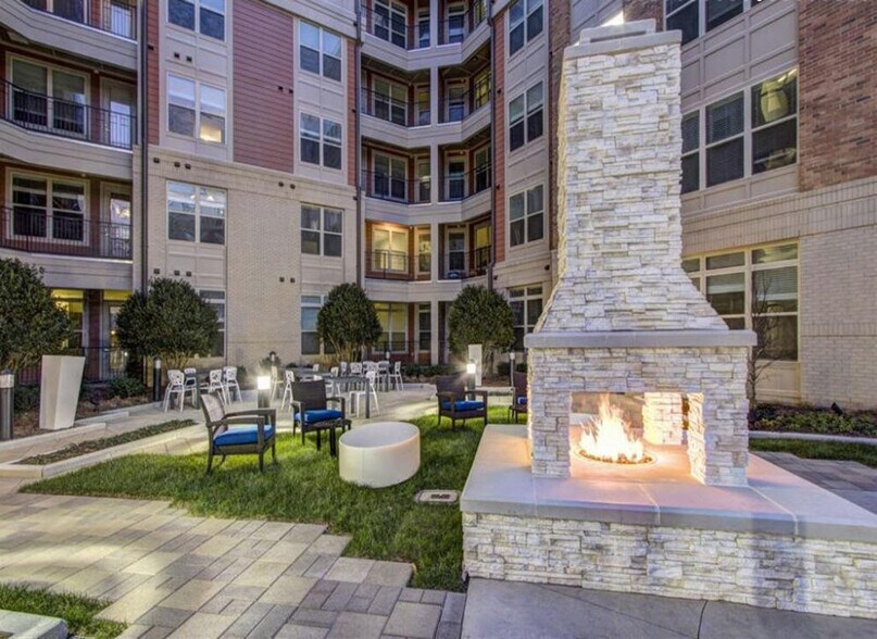 Building Photo - 5720 Carnegie Blvd